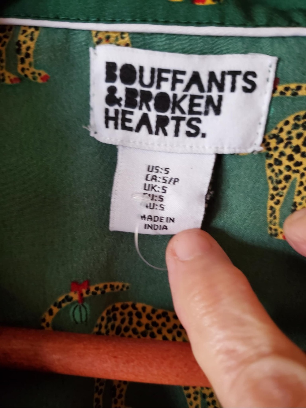 Bouffants & Broken Hearts Green Leopard Pajama Set, Size S - Picture 4 of 8